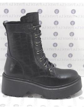 Bota negra de piel con plataforma Crocodile FEELFOUR