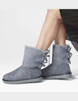 Bota de mujer UGG Bailey Bow II color Gris