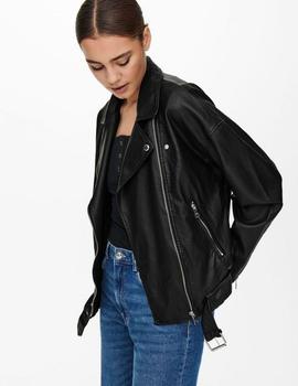 Cazadora biker ecopiel oversized Bella de ONLY