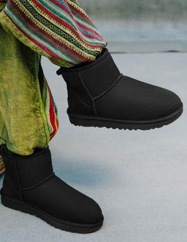 Botas Ugg Classic Mini color negro