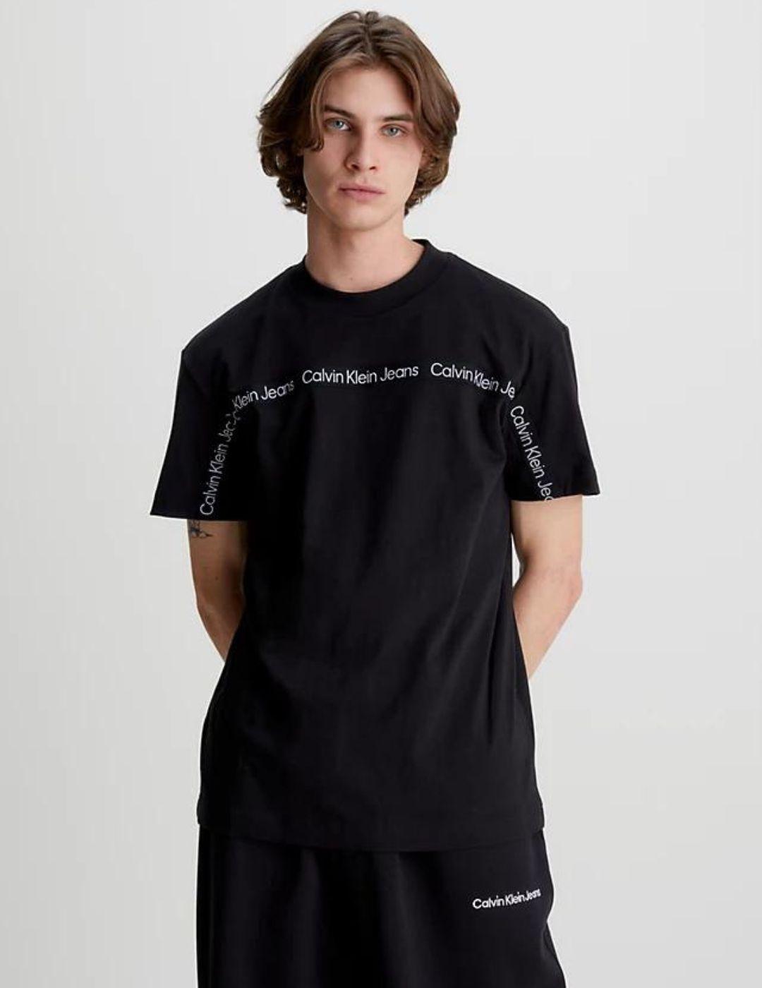 Camiseta negra con logo en cinta Calvin Klein