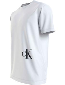 Camiseta blanca con monograma de Calvin Klein abajo