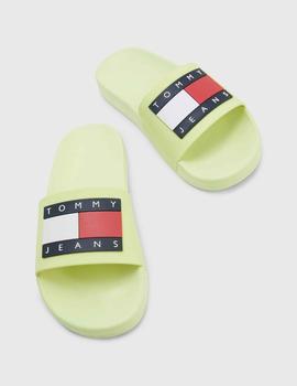 Chanclas verdes con logo en relieve essential de Tommy Jeans