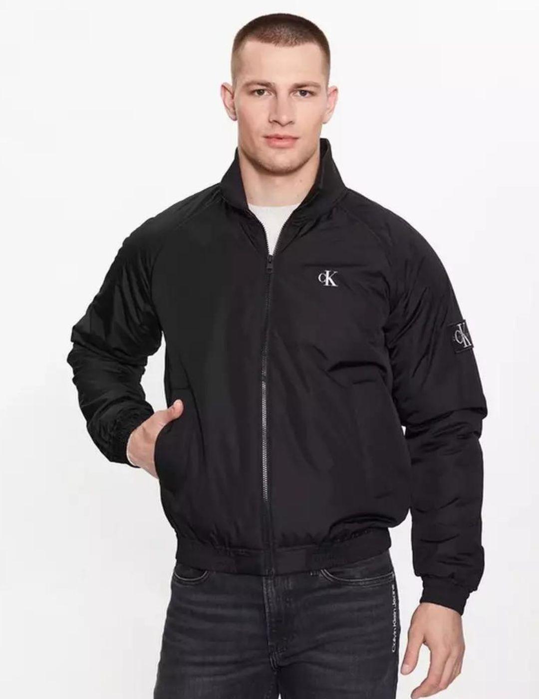 Cazadora negra acolchada Harrington de Calvin Klein