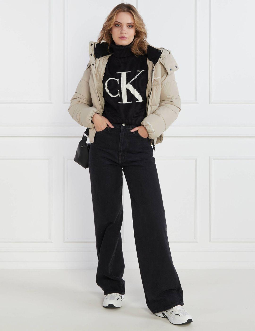 Jersey negro cuello cisne con monograma Calvin Klein