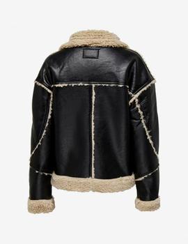 Chaqueta negro de cuello italiano forrada en borrego