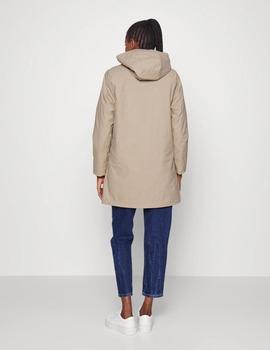 Chubasquero beige forrado de borreguillo de ONLY