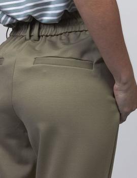 Pantalón verde con goma y cordón en la cintura de Only