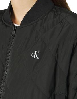 Bomber acolchada color negro de Calvin Klein