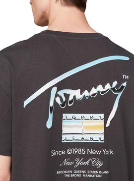 Camiseta negra de Tommy Jeans logo en espalda Metallic