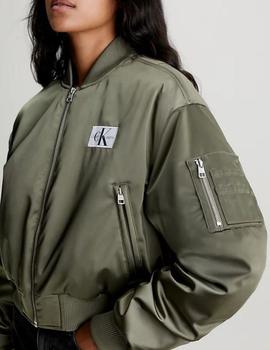 Bomber satinada color verde de Calvin Klein