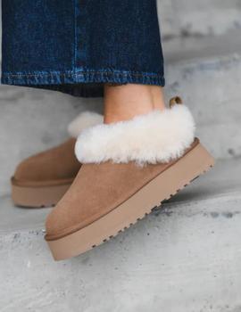 Zueco con pelo UGG W Tazzelle color Chestnut