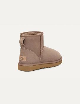 Bota UGG W Classic Mini II color marrón